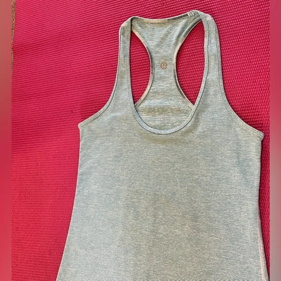 Lululemon Cool Racerback Size 6 - Picture 6 of 11